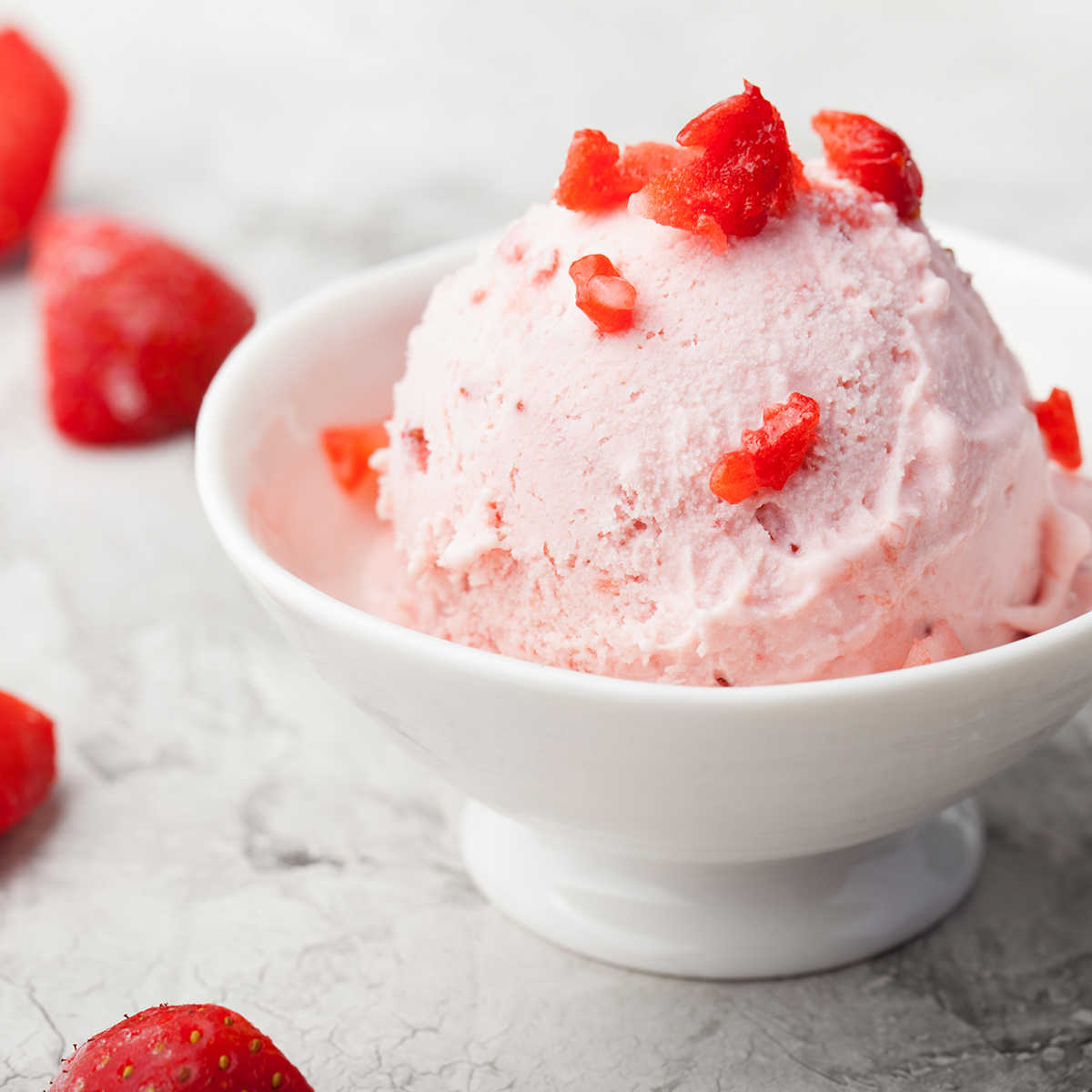 Five-Minute Healthy Strawberry Frozen Yogurt